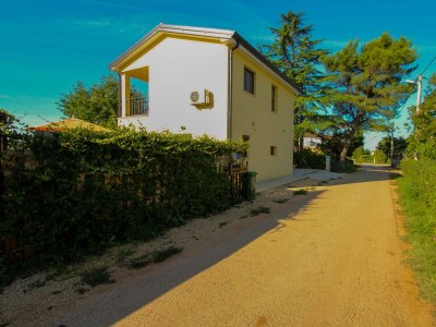 Holiday house Two bedroom house with terrace Dajla, Novigrad K-11612 - Outdoor photo 2