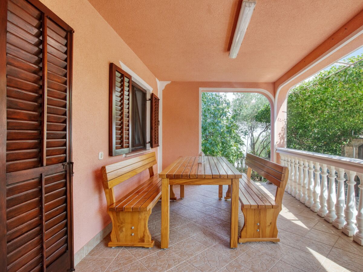 Apartment Two bedroom apartment with terrace Jezera, Murter A-5133-b