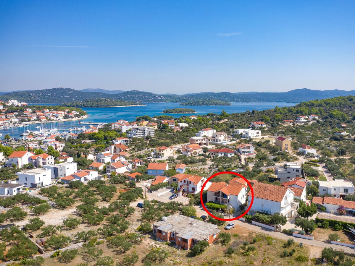 Apartment Two bedroom apartment with terrace Jezera, Murter A-5133-b - Outdoor photo 2