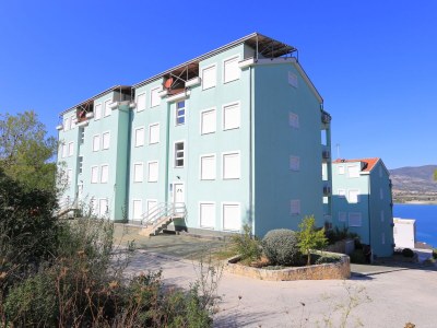 Apartment Two bedroom apartment with terrace and sea view Mastrinka, Čiovo A-11717-b in Trogir - Apartment