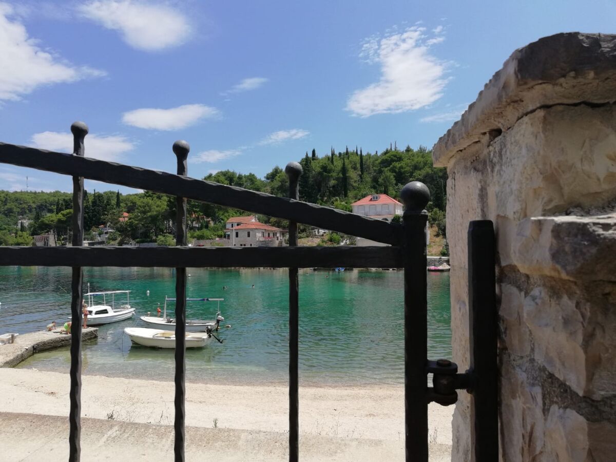 Apartment Two bedroom apartment near beach Rogač, Šolta A-5166-b