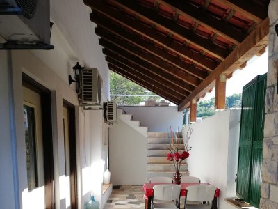 Apartment Two bedroom apartment near beach Rogač, Šolta A-5166-b - Outdoor photo 5