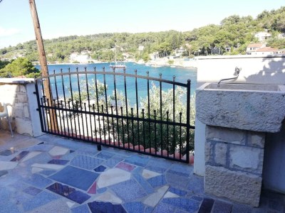 Apartment Two bedroom apartment near beach Rogač, Šolta A-5166-b - Outdoor photo 8