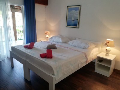 Apartment Two bedroom apartment near beach Rogač, Šolta A-5166-b - Outdoor photo 13