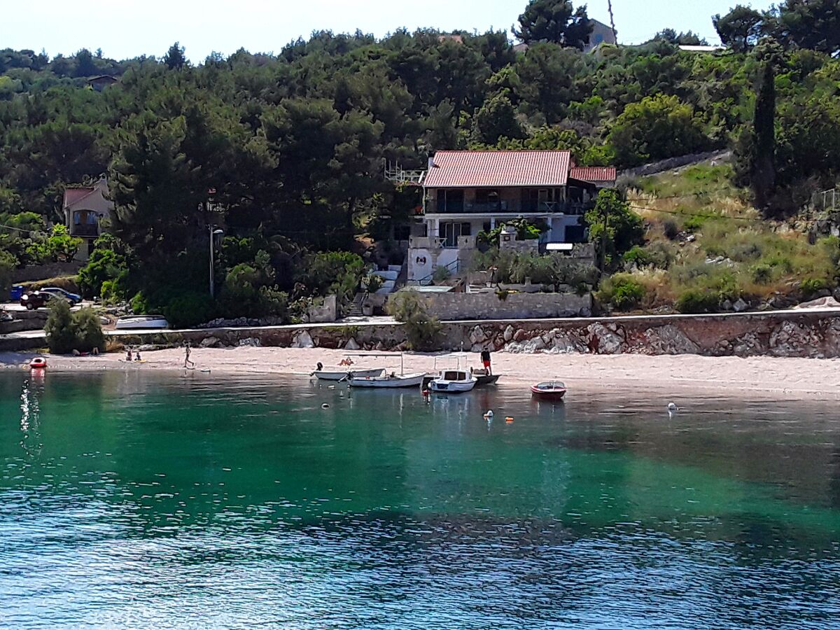 Apartment Two bedroom apartment near beach Rogač, Šolta A-5166-c