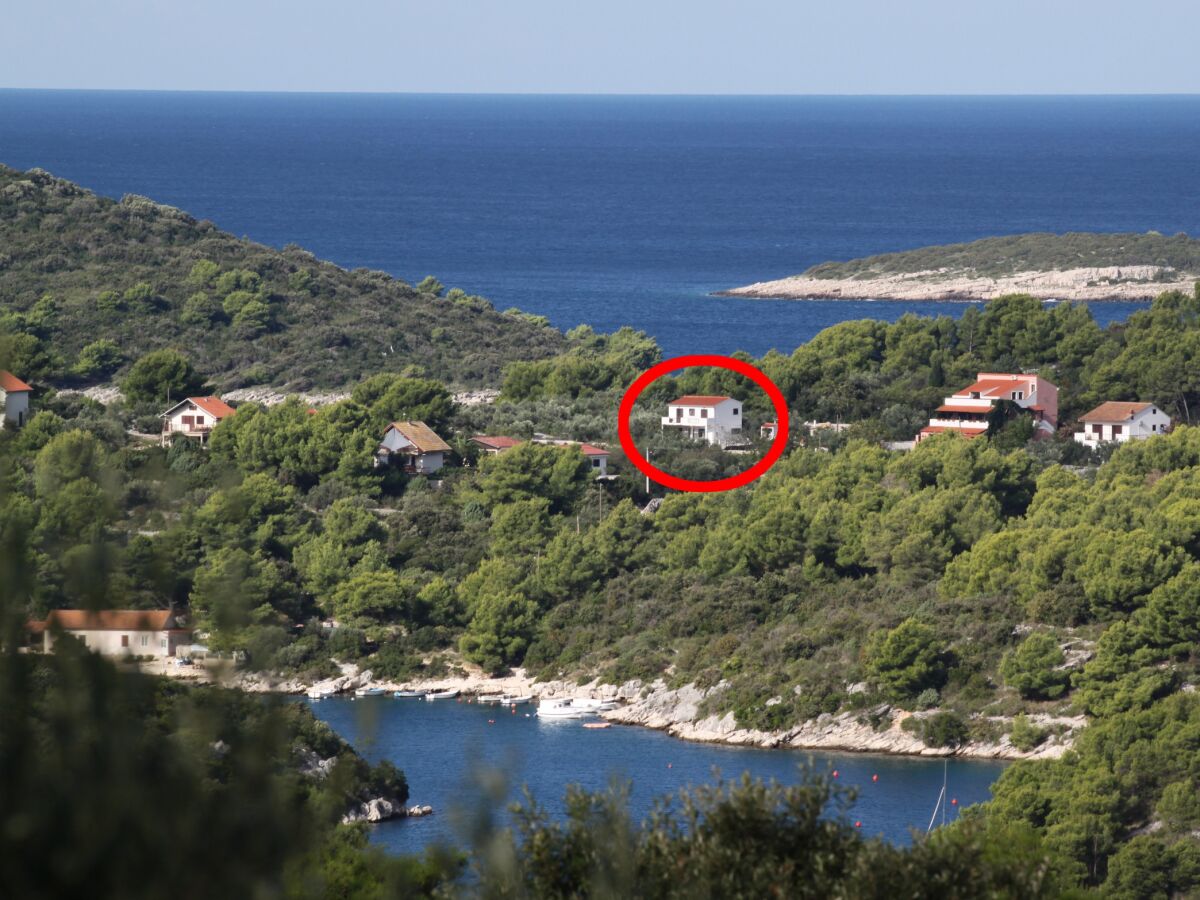 Apartment One bedroom apartment with balcony and sea view Maslinica, Šolta A-5184-b