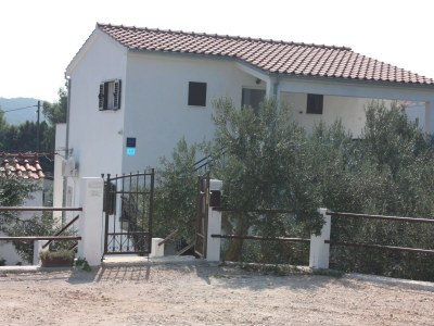 Apartment One bedroom apartment with balcony and sea view Maslinica, Šolta A-5184-b - Outdoor photo 5