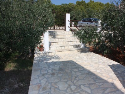 Apartment One bedroom apartment with balcony and sea view Maslinica, Šolta A-5184-b - Outdoor photo 8