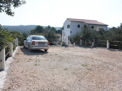 Apartment One bedroom apartment with balcony and sea view Maslinica, Šolta A-5184-b - Outdoor photo 13