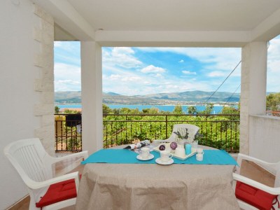 Apartment One bedroom apartment with terrace and sea view Arbanija, Čiovo A-5228-c - Outdoor photo 26