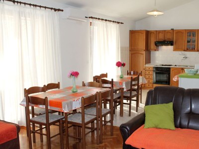 Apartment Comfortable and spacious apartment with terrace Kaštel Štafilić, Kaštela A-5219-a - Outdoor photo 16