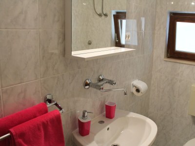 Apartment Comfortable and spacious apartment with terrace Kaštel Štafilić, Kaštela A-5219-a - Outdoor photo 32