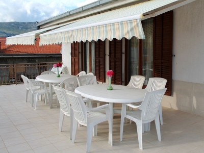 Apartment Comfortable and spacious apartment with terrace Kaštel Štafilić, Kaštela A-5219-a - Outdoor photo 42