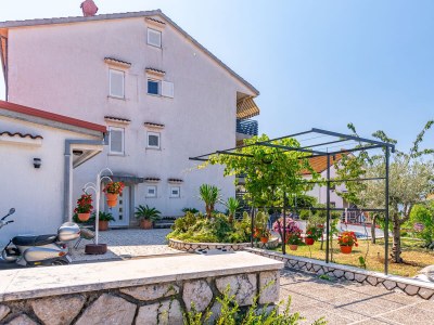 Apartment Three bedroom apartment with terrace and sea view Crikvenica A-5494-a - Outdoor photo 2