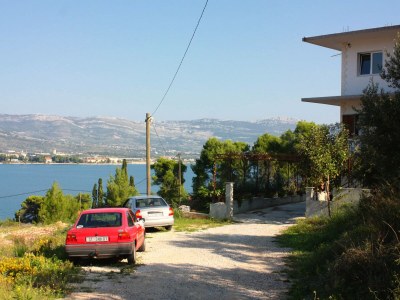 Apartment Three bedroom apartment with balcony and sea view Arbanija, Čiovo A-5228-e - Outdoor photo 11