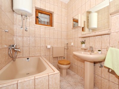 Apartment Three bedroom apartment with balcony and sea view Arbanija, Čiovo A-5228-e - Outdoor photo 32