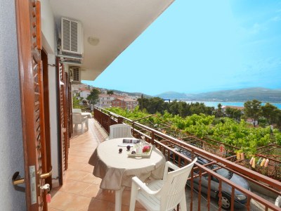 Apartment Three bedroom apartment with balcony and sea view Arbanija, Čiovo A-5228-e - Outdoor photo 37