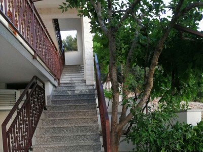 Apartment Three bedroom apartment with terrace and sea view Arbanija, Čiovo A-5228-f - Outdoor photo 8