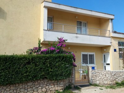 Apartment One bedroom apartment with terrace and sea view Vinišće, Trogir A-5229-a - Outdoor photo 2