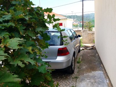 Apartment One bedroom apartment with terrace and sea view Vinišće, Trogir A-5229-a - Outdoor photo 8