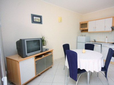 Apartment One bedroom apartment with terrace and sea view Vinišće, Trogir A-5229-a - Outdoor photo 11