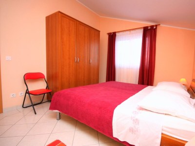 Apartment One bedroom apartment with terrace and sea view Vinišće, Trogir A-5229-a - Outdoor photo 15