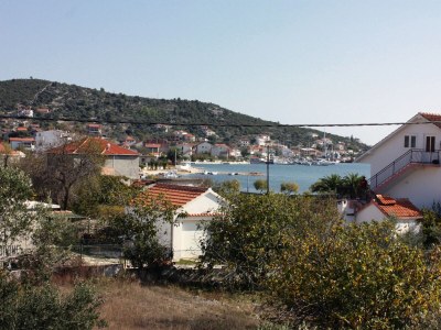 Apartment Two bedroom apartment with terrace and sea view Vinišće, Trogir A-5229-b - Outdoor photo 28