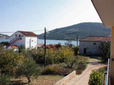 Apartment Two bedroom apartment with terrace and sea view Vinišće, Trogir A-5229-b - Outdoor photo 29