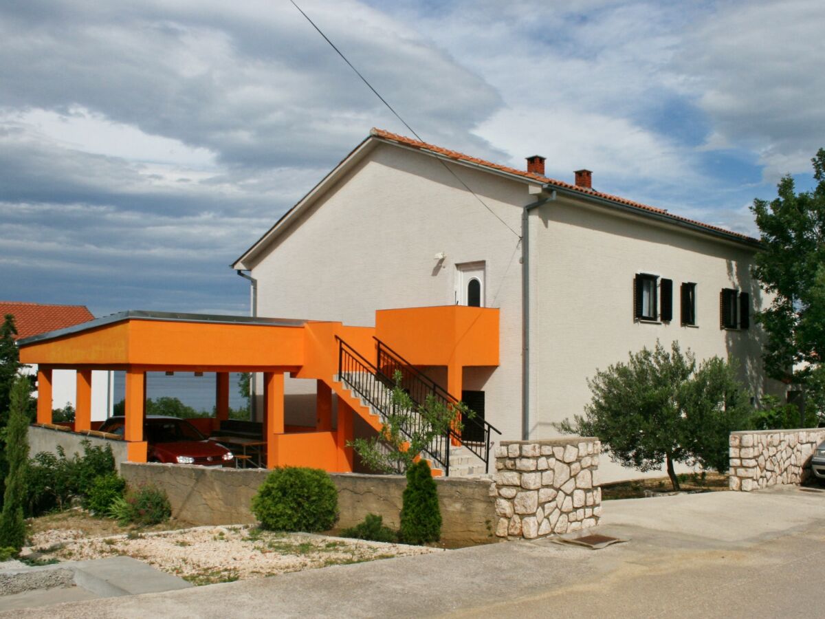 Apartment One bedroom apartment with balcony and sea view Novi Vinodolski A-5514-a