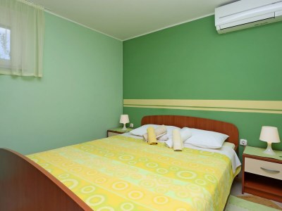 Apartment One bedroom apartment with terrace and sea view Vrbnik, Krk A-5299-a - Outdoor photo 17