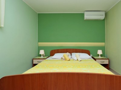 Apartment One bedroom apartment with terrace and sea view Vrbnik, Krk A-5299-a - Outdoor photo 19