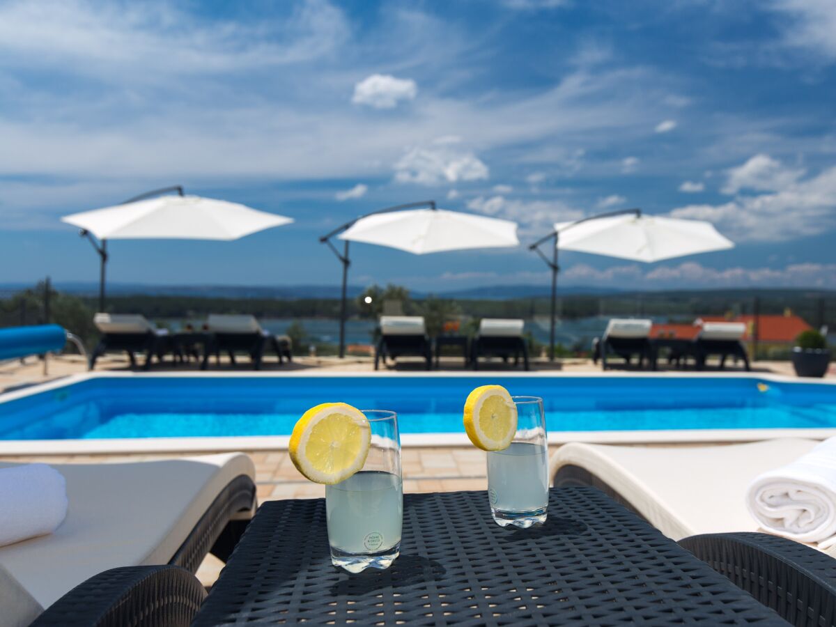 Apartment Two bedroom apartment with terrace and sea view Punat, Krk A-5345-c