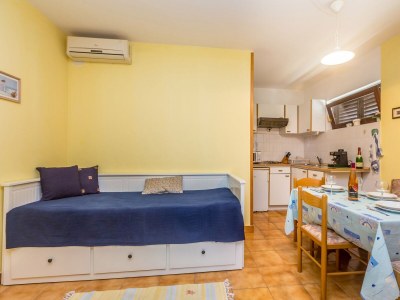 Apartment Studio flat with terrace and sea view Njivice, Krk AS-5325-a - Outdoor photo 15