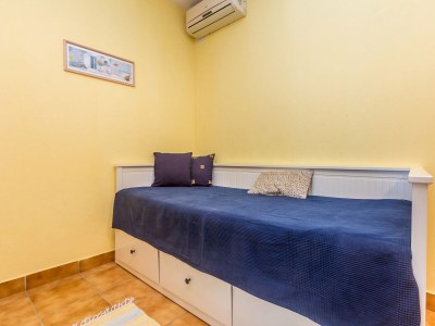 Apartment Studio flat with terrace and sea view Njivice, Krk AS-5325-a - Outdoor photo 16