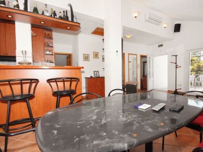 Apartment Two bedroom apartment with terrace and sea view Malinska, Krk A-5290-a in Malinska - Apartment