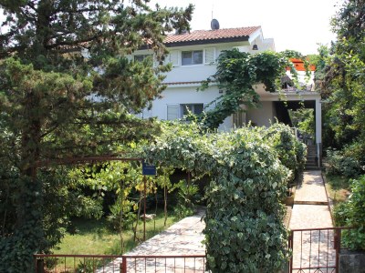 Apartment Two bedroom apartment with terrace and sea view Malinska, Krk A-5290-a - Outdoor photo 2