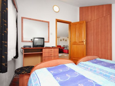 Apartment Two bedroom apartment with terrace and sea view Malinska, Krk A-5290-a - Outdoor photo 12