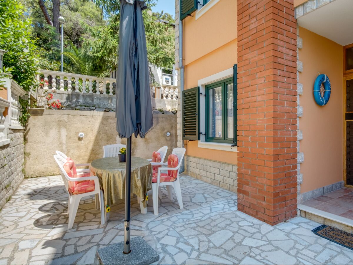 Apartment One bedroom apartment near beach Mali Lošinj, Lošinj A-5391-c