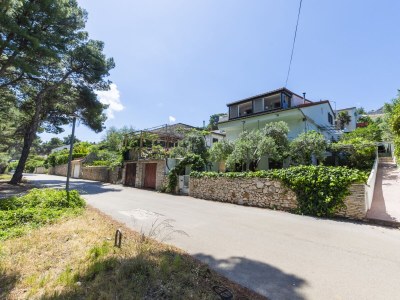 Apartment One bedroom apartment with terrace and sea view Jelsa, Hvar A-8729-a - Outdoor photo 9