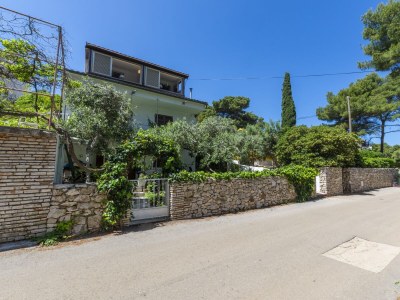 Apartment One bedroom apartment with terrace and sea view Jelsa, Hvar A-8729-a - Outdoor photo 10