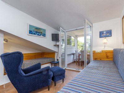 Apartment One bedroom apartment with terrace and sea view Jelsa, Hvar A-8729-a - Outdoor photo 17