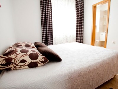 Apartment Two bedroom apartment with terrace and sea view Vrbnik, Krk A-5392-b - Outdoor photo 15