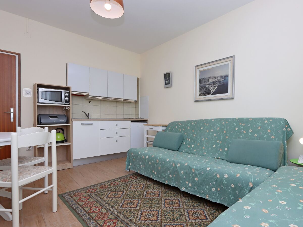 Apartment One bedroom apartment with balcony and sea view Punat, Krk A-5410-b