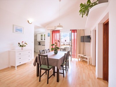 Apartment Two bedroom apartment with terrace and sea view Njivice, Krk A-5427-a - Outdoor photo 13