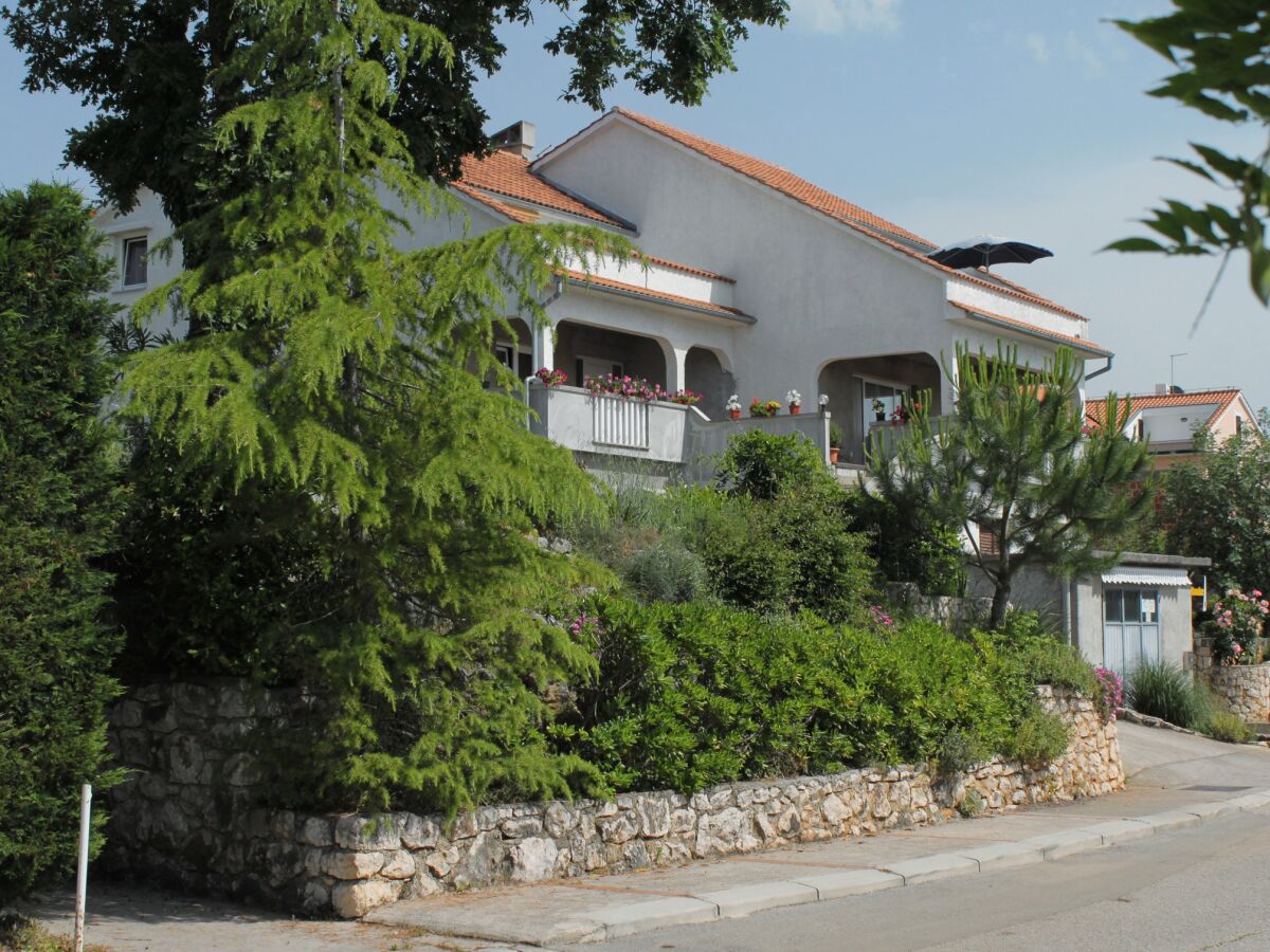 Apartment Two bedroom apartment with terrace and sea view Njivice, Krk A-5427-b