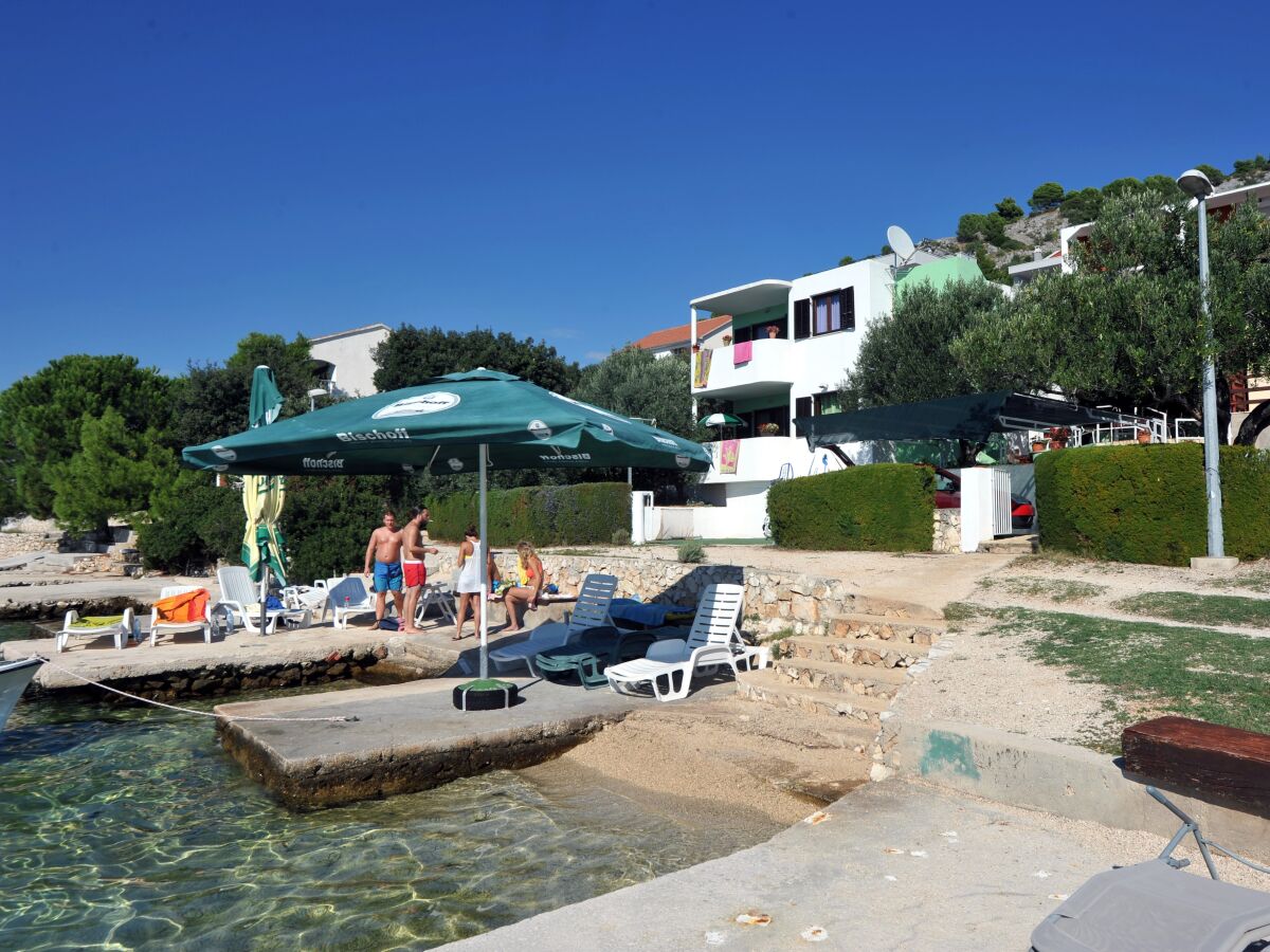 Holiday house Four-bedroom house near beach Zatoglav, Rogoznica K-12212