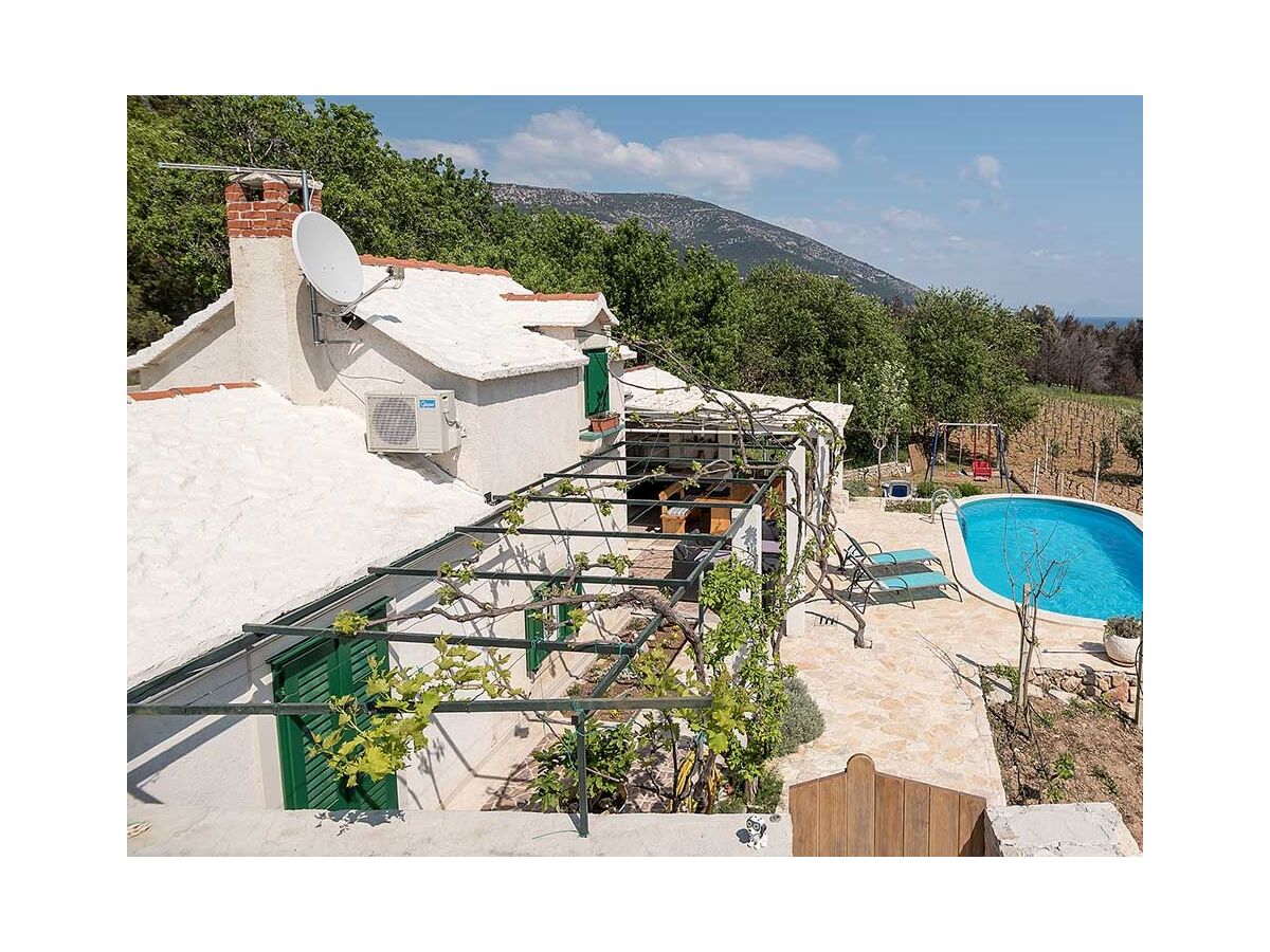 Holiday house Two bedroom house with terrace and sea view Bol, Brač K-12228 - Outdoor photo 3