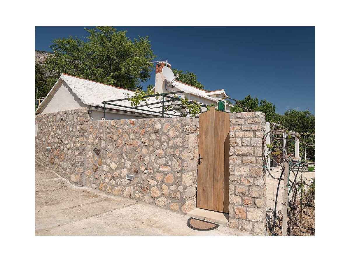 Holiday house Two bedroom house with terrace and sea view Bol, Brač K-12228 - Outdoor photo 4