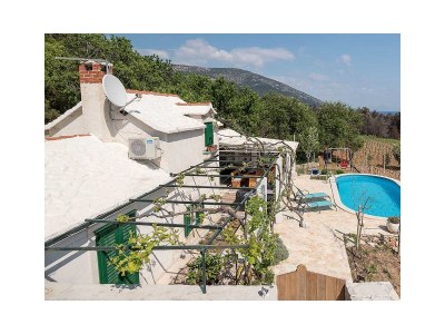 Holiday house Two bedroom house with terrace and sea view Bol, Brač K-12228 - Outdoor photo 3