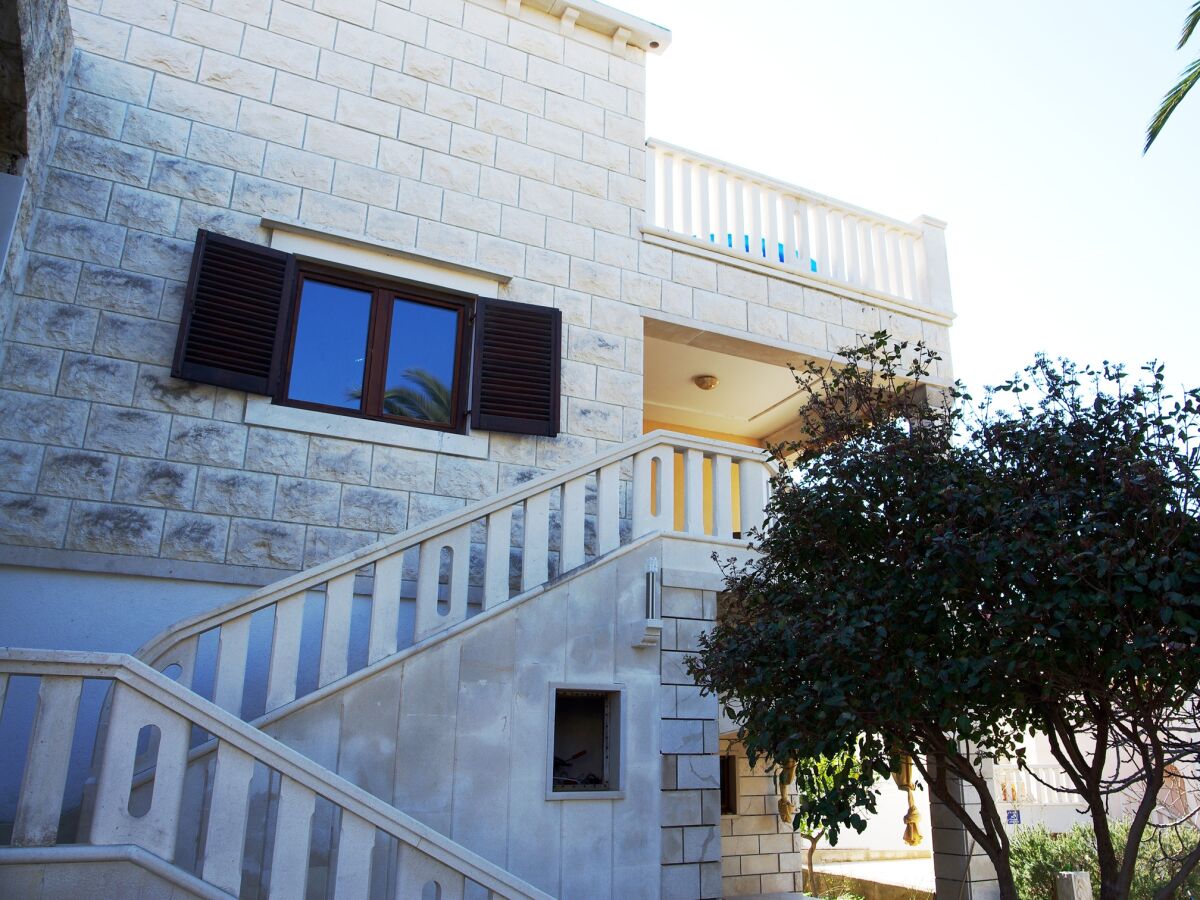 Apartment Two bedroom apartment with terrace Sumartin, Brač A-11926-a - Outdoor photo 3